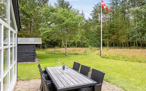 Ørwendil - 2Km from the Sea: Hus, Sommerhus, Tag, Garden Bygninger, Skygge, Skur, Backyard, Udendørs Møbler, Gård, Lawn
