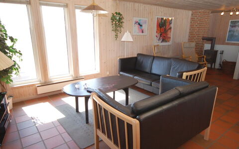 Riborg - from the Sea: Møbel, Gulvbelægning, Indretning, Etage, Couch, Træ, Stue, Bord, Værelse, Loft
