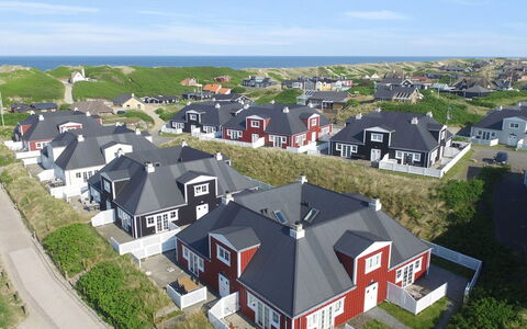 Eleonore - 100M from the Sea: Hus, Tag, Hjem, Sommerhus, Skur, Garden Bygninger, Sidespor, Gård, Bjælkehytte, Hytte