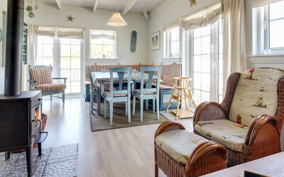 Eleonore - 100M from the Sea