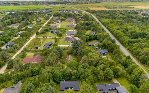 Fredger - 1.8Km from the Sea: Hus, Tag, Hjem, Sommerhus, Estate, Stuehus, Villa, Veranda, Sidespor