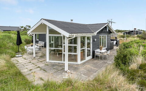 Marika - 500M from the Sea: Sommerhus, Skur, Hytte, Stuehus, Prærie, Hytte, Lade, Bjælkehytte, Garden Bygninger