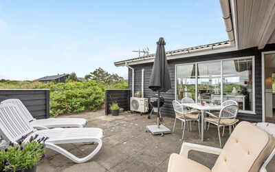 Marika - 500M from the Sea