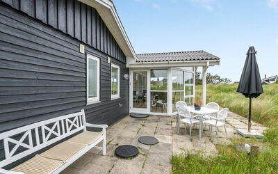 Marika - 500M from the Sea