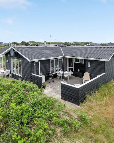 Marika - 500M from the Sea