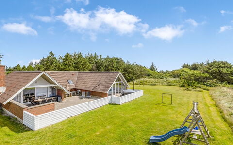 Tuomi - 900M from the Sea: Træ, Sommerhus, Hårdttræ, Planke, Bejdse, Garden Bygninger, Design, Gård, Bjælkehytte, Backyard