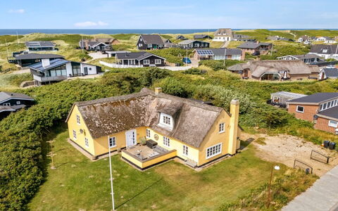 Urte - from the Sea: Hus, Tag, Hjem, Sommerhus, Skur, Garden Bygninger, Sidespor, Gård, Bjælkehytte, Hytte
