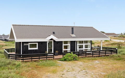 Fejzo - 700M to the Fjord: Møbel, Indretning, Stol, Gulvbelægning, Bord, Udvej, Etage, Loft, Værelse, Eco Hotel