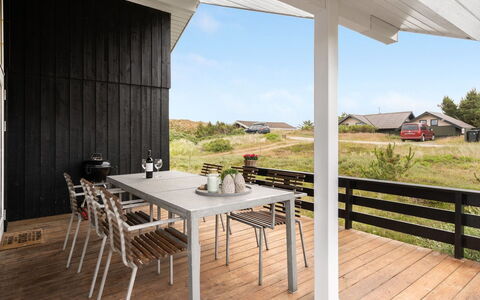 Fejzo - 700M to the Fjord: Møbel, Indretning, Stol, Gulvbelægning, Bord, Udvej, Etage, Loft, Værelse, Eco Hotel