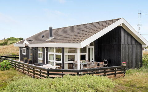 Fejzo - 700M to the Fjord: Møbel, Indretning, Stol, Gulvbelægning, Bord, Udvej, Etage, Loft, Værelse, Eco Hotel