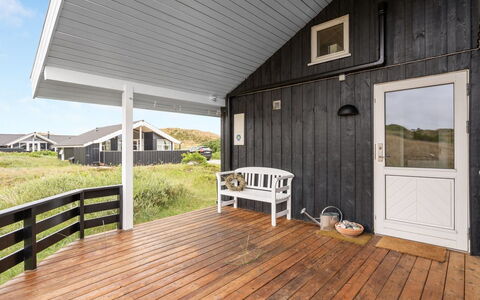 Fejzo - 700M to the Fjord: Græs, Hus, Tag, Sommerhus, Hjem, Busk, Stuehus, Land Lot, Landdistrikt