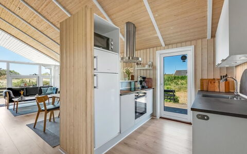 Fejzo - 700M to the Fjord: Møbel, Indretning, Stol, Gulvbelægning, Bord, Udvej, Etage, Loft, Værelse, Eco Hotel
