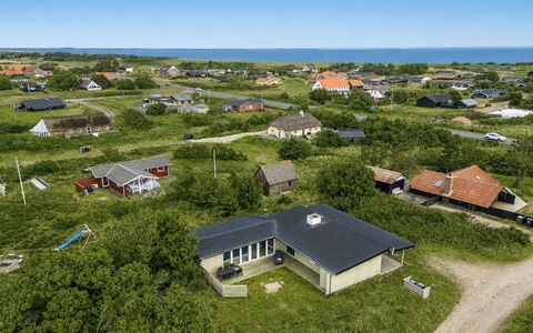 Yorik - 800M from the Sea: Busk, Urban Design, Bunddække, Mursten, Lejlighed, Estate, Murværk, Altan, Landscaping