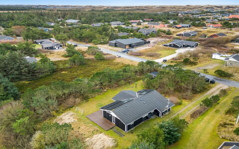 Helen - 500M to the Fjord: Græs, Hus, Tag, Hjem, Sommerhus, Busk, Land Lot, Landdistrikt, Stuehus, Bunddække
