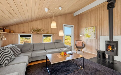 Hjalma - from the Sea: Træ, Indretning, Gulvbelægning, Loft, Etage, Stue, Møbel, Couch, Værelse, Hjem