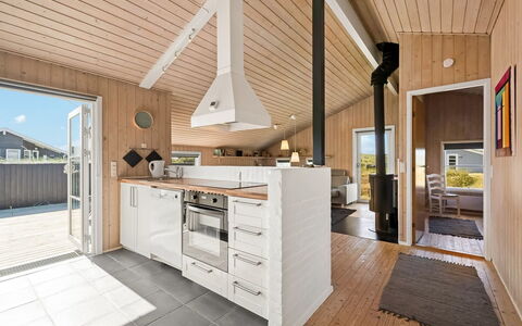 Hjalma - from the Sea: Gulvbelægning, Træ, Etage, Loft, Trægulve, Køkken, Indretning, Countertop, Cabinetry, Hjem