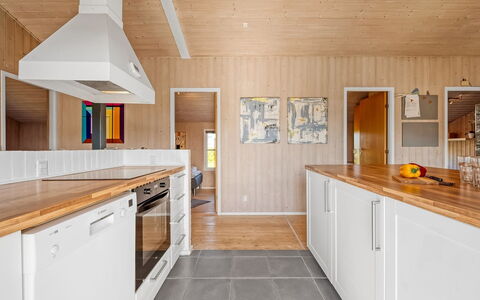 Hjalma - from the Sea: Køkken, Gulvbelægning, Træ, Countertop, Etage, Trægulve, Indretning, Køkken Apparat, Loft, Cabinetry