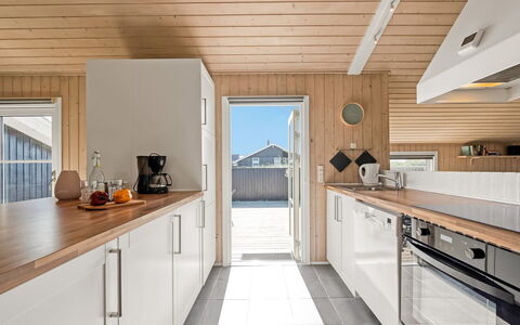 Hjalma - from the Sea: Gulvbelægning, Træ, Etage, Køkken, Countertop, Trægulve, Indretning, Cabinetry, Loft, Møbel