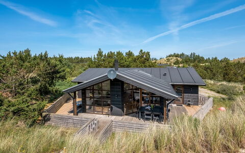 Sila - 800M from the Sea: Græs, Hus, Tag, Hjem, Sommerhus, Busk, Land Lot, Landdistrikt, Stuehus, Bunddække