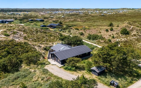 Sila - 800M from the Sea: Græs, Hus, Tag, Hjem, Sommerhus, Busk, Land Lot, Landdistrikt, Stuehus, Bunddække