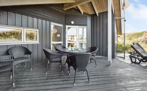 Clara - 500M from the Sea: Hus, Tag, Hjem, Sommerhus, Skur, Garden Bygninger, Sidespor, Gård, Bjælkehytte, Hytte