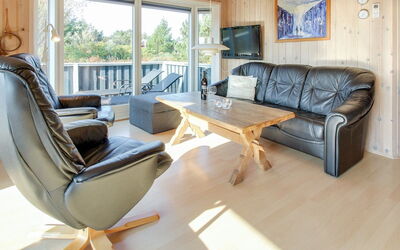 Maika - 800M to the Fjord