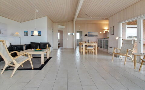 Sorella - 800M from the Sea: Hus, Tag, Hjem, Sommerhus, Skur, Garden Bygninger, Sidespor, Gård, Bjælkehytte, Hytte