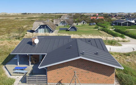 Sorella - 800M from the Sea: Hus, Tag, Hjem, Sommerhus, Skur, Garden Bygninger, Sidespor, Gård, Bjælkehytte, Hytte