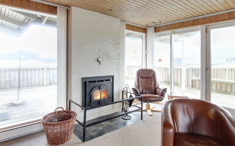 Aase - from the Sea: Hus, Tag, Hjem, Sommerhus, Estate, Stuehus, Villa, Veranda, Sidespor