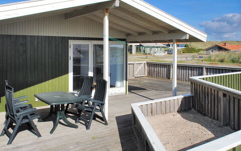 Aase - from the Sea: Hus, Tag, Hjem, Sommerhus, Estate, Stuehus, Villa, Veranda, Sidespor