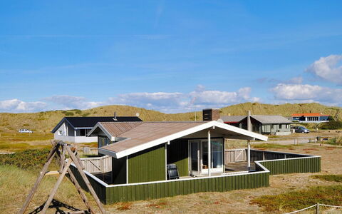 Aase - from the Sea: Tag, Hus, Hjem, Sommerhus, Sidespor, Estate, Indkørsel, Garden Bygninger, Gård, Skur