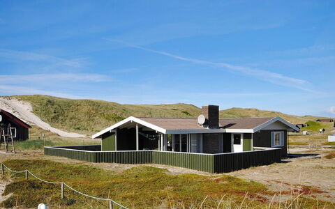 Aase - from the Sea: Tag, Hus, Hjem, Sommerhus, Sidespor, Estate, Indkørsel, Garden Bygninger, Gård, Skur