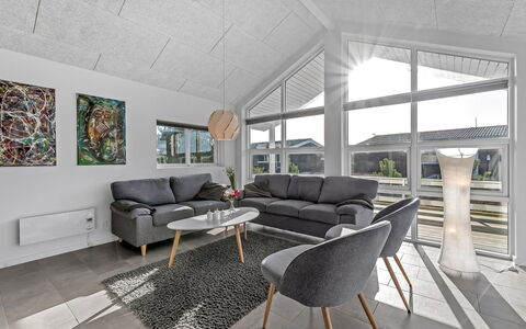 Niesina - from the Sea: Indretning, Gulvbelægning, Træ, Couch, Møbel, Loft, Etage, Stue, Værelse
