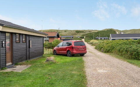 Leleks - 200M from the Sea: Busk, Urban Design, Bunddække, Mursten, Lejlighed, Estate, Murværk, Altan, Landscaping