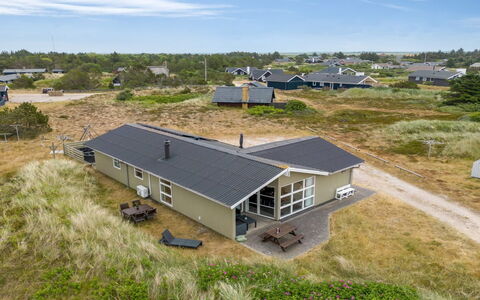 Drifa - 600M from the Sea: Tag, Land Lot, Sommerhus, Hjem, Landdistrikt, Skur, Sidespor, Garden Bygninger, Bjælkehytte, Hytte
