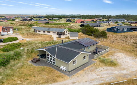 Drifa - 600M from the Sea: Tag, Land Lot, Sommerhus, Hjem, Landdistrikt, Skur, Sidespor, Garden Bygninger, Bjælkehytte, Hytte