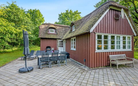 Fina - 15Km from the Sea: Sommerhus, Hjem, Hus, Tag, Veranda, Estate, Sidespor, Garden Bygninger, Stuehus, Gård