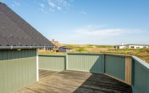Sofie - 150M from the Sea: Tag, Almindeligt, Land Lot, Landdistrikt, Hjem, Estate, Mark, Sommerhus, Lawn, Forstad