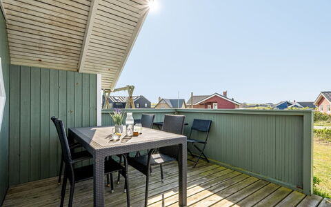 Sofie - 150M from the Sea: Tag, Almindeligt, Land Lot, Landdistrikt, Hjem, Estate, Mark, Sommerhus, Lawn, Forstad