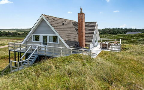 Agga - 200M from the Sea: Hjem, Hus, Sommerhus, Arkitektur, Tag, Stuehus, Estate, Hældning, Veranda, Prærie