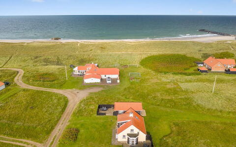 Dietlinde - 100M from the Sea: Hus, Tag, Hjem, Sommerhus, Skur, Garden Bygninger, Sidespor, Gård, Bjælkehytte, Hytte