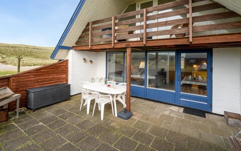 Eringisl - 50M from the Sea: Svømmepøl, Bjergkæde, Eco Hotel, Udvej, Estate, Dal, Villa, Landscaping, Ferieby, Backyard