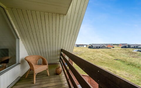 Eringisl - 50M from the Sea: Svømmepøl, Bjergkæde, Eco Hotel, Udvej, Estate, Dal, Villa, Landscaping, Ferieby, Backyard