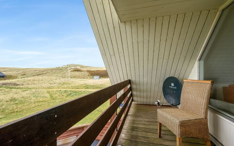 Eringisl - 50M from the Sea: Svømmepøl, Bjergkæde, Eco Hotel, Udvej, Estate, Dal, Villa, Landscaping, Ferieby, Backyard