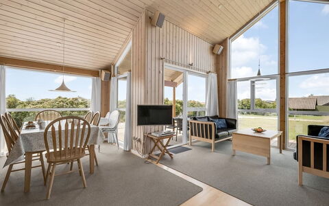 Cristine - 400M from the Sea: Hjem, Sommerhus, Sidespor, Hårdttræ, Veranda, Estate, Planke, Bejdse, Design, Tømmer