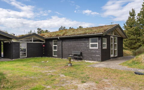 Ninna - 1Km from the Sea: Møbel, Bord, Udendørs Møbler, Udendørs Bord, Stol, Bejdse, Skygge, Backyard, Sommerhus, Køkken & Spisebord