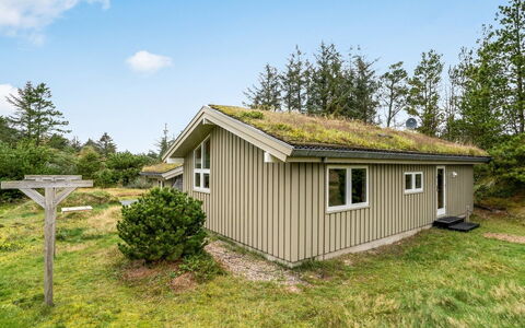 Hereth - 700M from the Sea: Bygning, Hus, Vindue, Hjem, Tag, Boligområde, Busk, Sommerhus, Land Lot