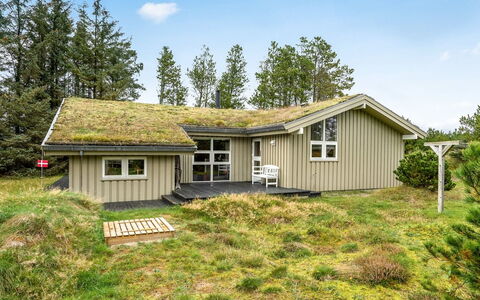 Hereth - 700M from the Sea: Bygning, Hus, Vindue, Hjem, Tag, Boligområde, Busk, Sommerhus, Land Lot