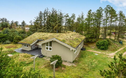 Hereth - 700M from the Sea: Bygning, Hus, Vindue, Hjem, Tag, Boligområde, Busk, Sommerhus, Land Lot