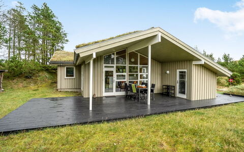 Hereth - 700M from the Sea: Bygning, Hus, Vindue, Hjem, Tag, Boligområde, Busk, Sommerhus, Land Lot
